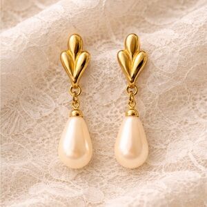 Vintage TRIFARI Bridal Teardrop Faux Pearl Gold Tone Drop Dangle Earrings